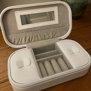 Rachel Zoe travel jewlery case